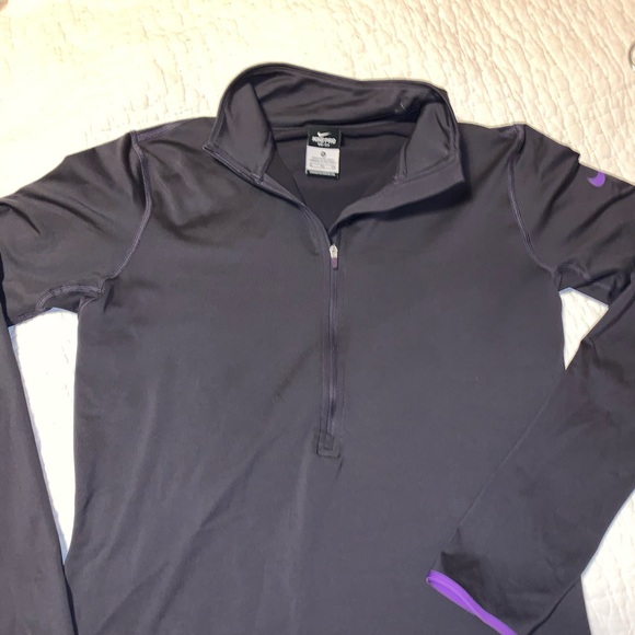 Nike women’s half zip top - Picture 2 of 4